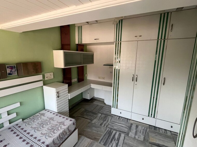 Master Bedroom, juhu-abhishek-chs-ltd 3 Bedroom 1500 Sq.Ft. Apartment In Andheri West Mumbai 9936233