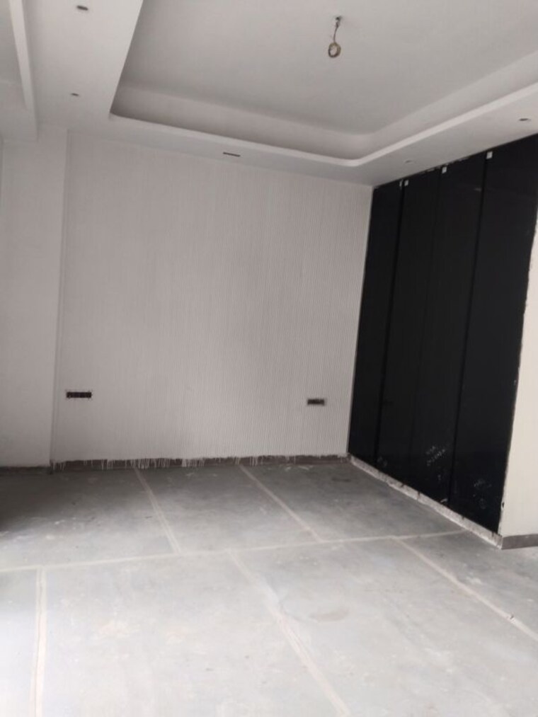 Room, rwa-apartments-sector-41 6+ Bedroom 180 Sq.Mt. Villa In Sector 41 Noida 9938606