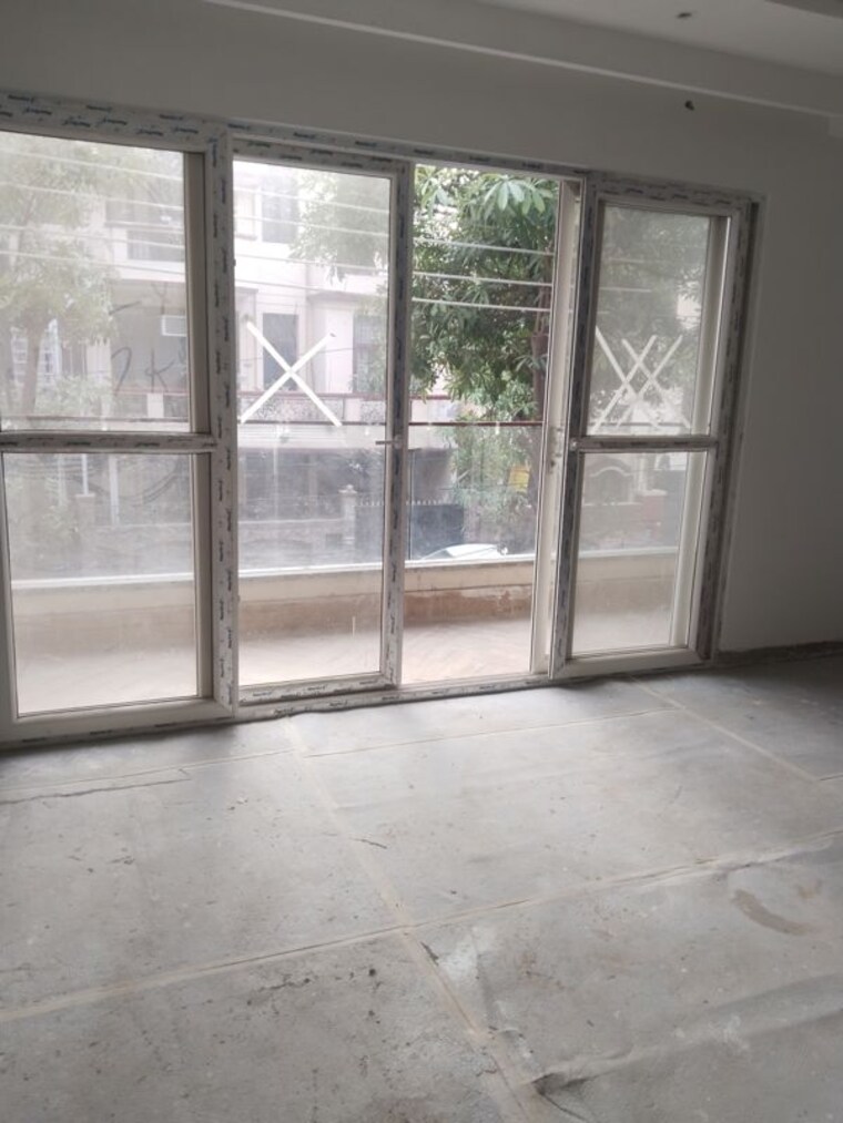 Room, rwa-apartments-sector-41 6+ Bedroom 180 Sq.Mt. Villa In Sector 41 Noida 9938606