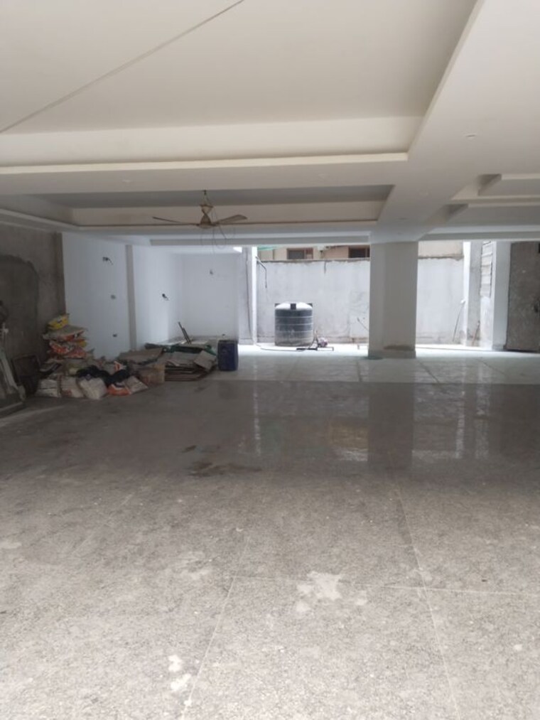  Parking, rwa-apartments-sector-41 6+ Bedroom 180 Sq.Mt. Villa In Sector 41 Noida 9938606