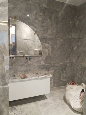 Bathroom in 6+ BHK Villa at RWA Apartments Sector 41, Sector 41 – for Sale