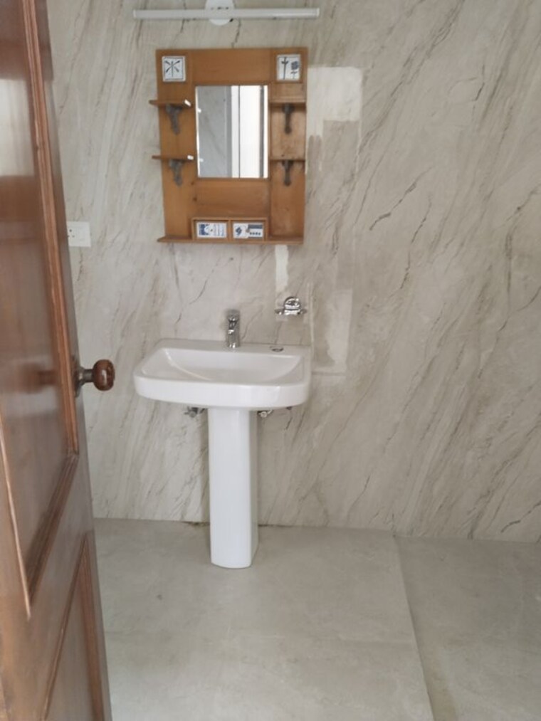 Bathroom, rwa-apartments-sector-41 6+ Bedroom 180 Sq.Mt. Villa In Sector 41 Noida 9938626