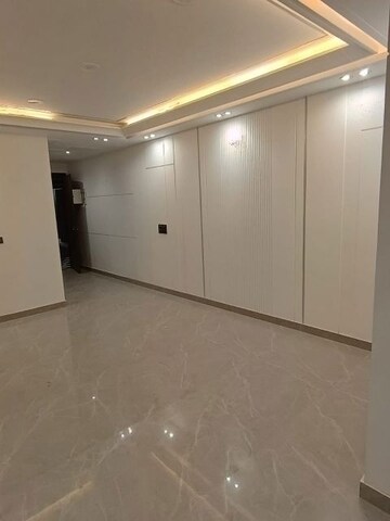 Room in 3 BHK Apartment at Palam Village – for Sale