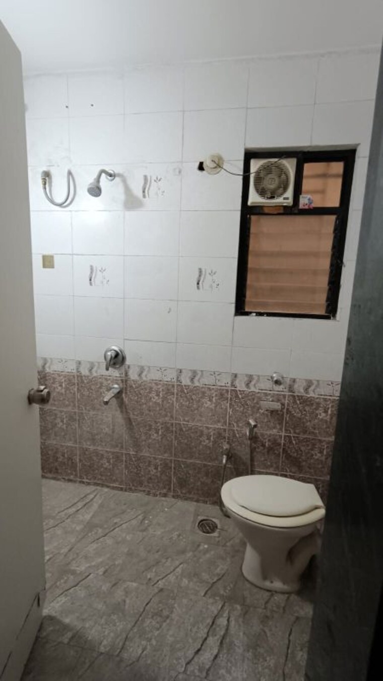Bathroom, surana-rajyog 2 Bedroom 1050 Sq.Ft. Builder Floor In Bibwewadi Pune 9938641