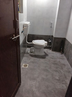 Master Bedroom in 1 BHK Apartment at Shree Residency Aundh, Aundh – for Rent