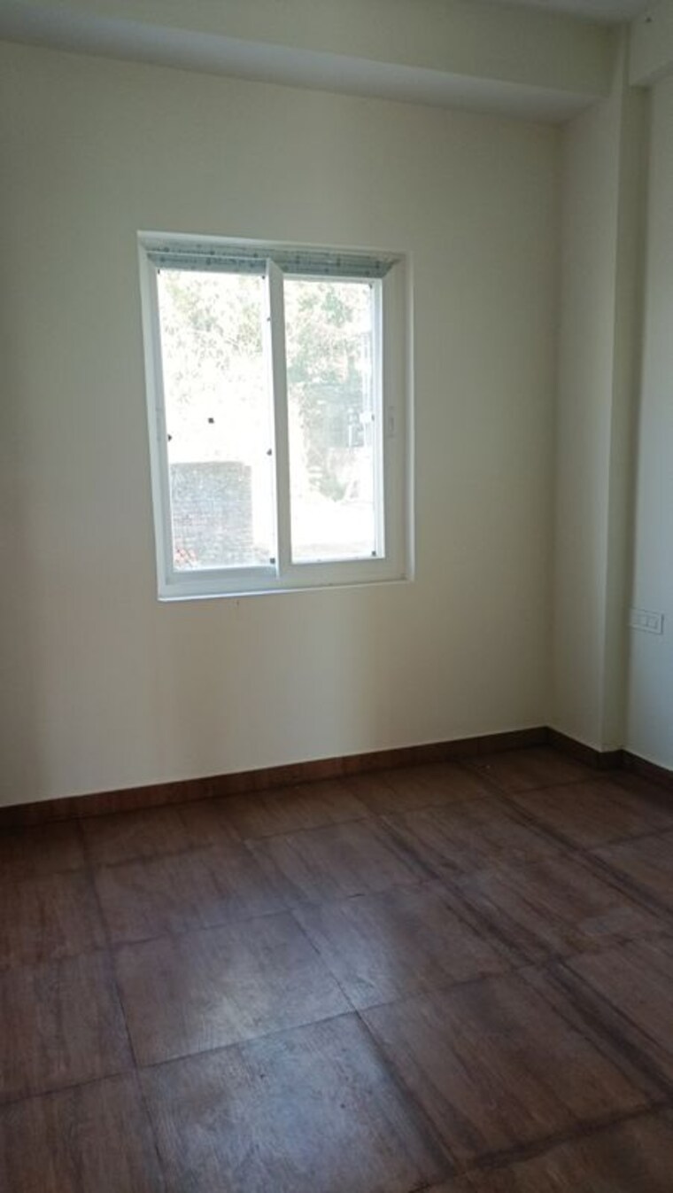 Room, canal road 3 Bedroom 75 Sq.Yd. Independent House In Canal Road Dehradun 9938656