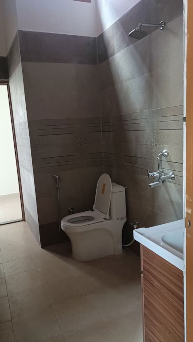Bathroom, canal road 3 Bedroom 75 Sq.Yd. Independent House In Canal Road Dehradun 9938656