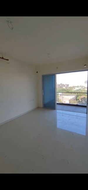 Room in 2 BHK Apartment at Gauri Excellency, Kandivali West – for Rent