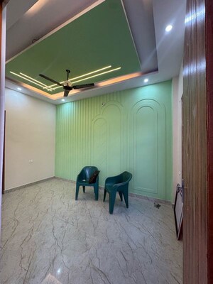 Room in 2 BHK Independent House at Fazullaganj – for Sale