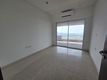 Room in 3 BHK Apartment at Lokhandwala Minerva Mahalaxmi, Mahalaxmi – for Sale