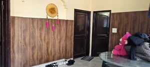 Furnished Amenities in 4 BHK Independent House at JakhaN-Rajpur Road – for Sale