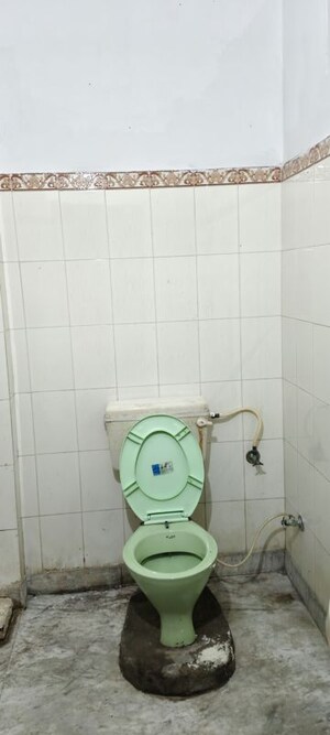 Bathroom in 4 BHK Independent House at JakhaN-Rajpur Road – for Sale