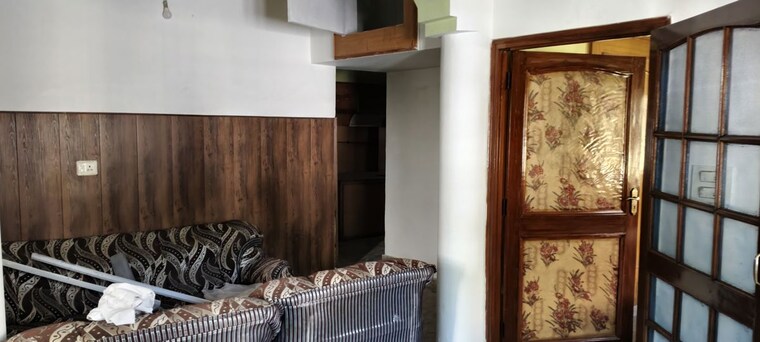 Living Room, jakhan rajpur road 4 Bedroom 160 Sq.Yd. Independent House In JakhaN Rajpur Road Dehradun 9938660