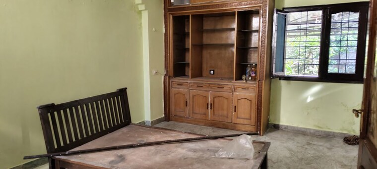 Room, jakhan rajpur road 4 Bedroom 160 Sq.Yd. Independent House In JakhaN Rajpur Road Dehradun 9938660