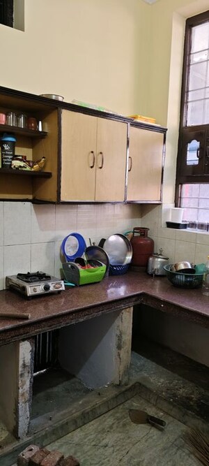 Furnished Amenities in 4 BHK Independent House at JakhaN-Rajpur Road – for Sale