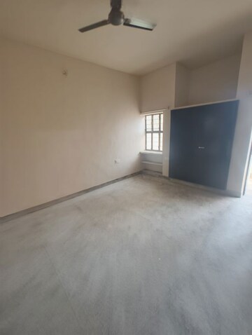 Room in 2 BHK Independent House at Mansarovar – for Rent