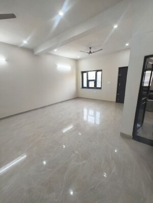 Room in 2 BHK Independent House at Mansarovar – for Rent