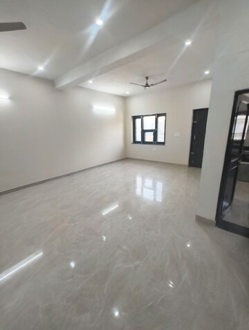 Room in 2 BHK Independent House at Mansarovar – for Rent