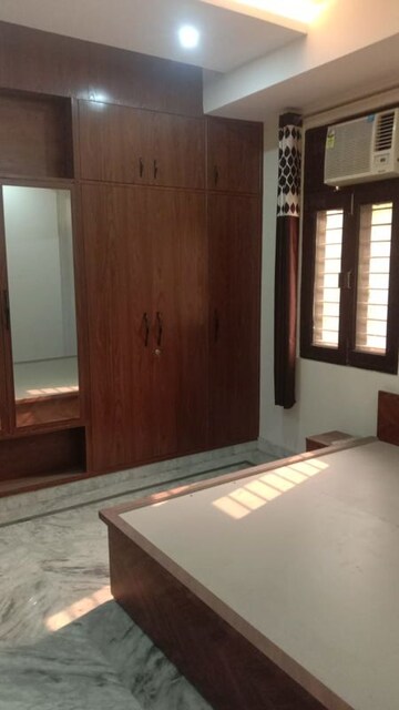 Room in 3 BHK Builder Floor at Kavi Nagar – for Sale