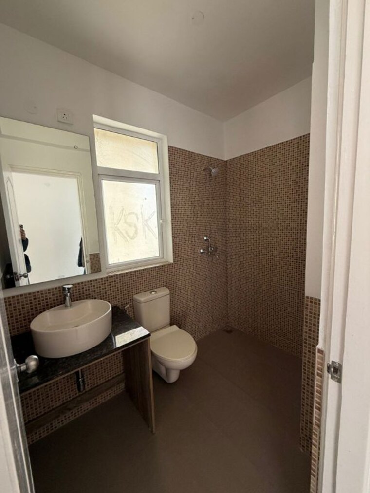 Bathroom, silverglades-the-melia 3 Bedroom 1845 Sq.Ft. Builder Floor In Sohna Sector 35 Gurgaon 9938677