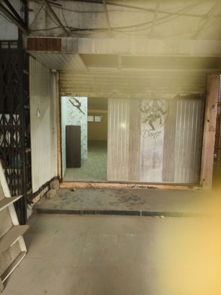 Room, aakansha-apartments Commercial Shop 325 Sq.Ft. In Kalyan West Thane 9938689