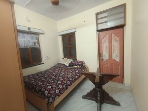 Bedroom in 2 BHK Apartment at Kurla East – for Rent