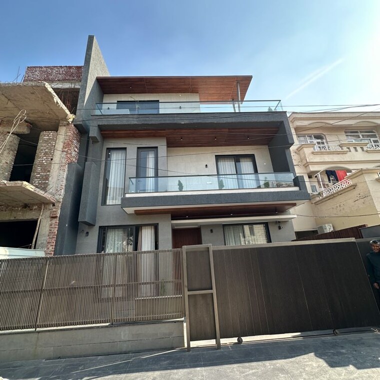 Exterior View, sector 10 5 Bedroom 250 Sq.Yd. Independent House In Sector 10 Panchkula 9938724