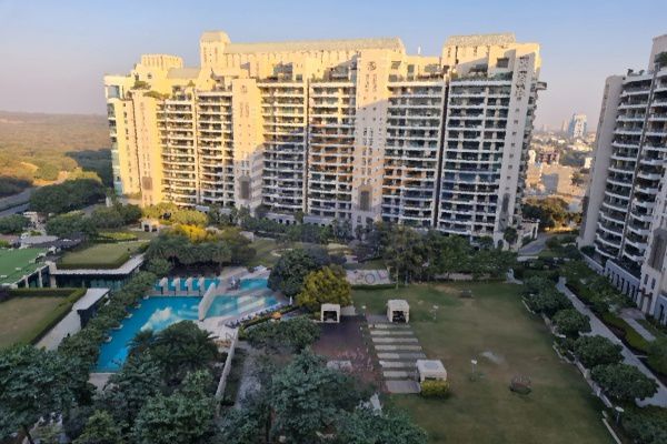 5 BHK + Extra Room 6000 Sq.Ft. Apartment in DLF The Aralias