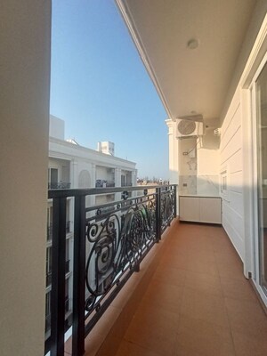 Balcony in 3 BHK Builder Floor at Lion Green Valley, Sohna Sector 35 – for Rent