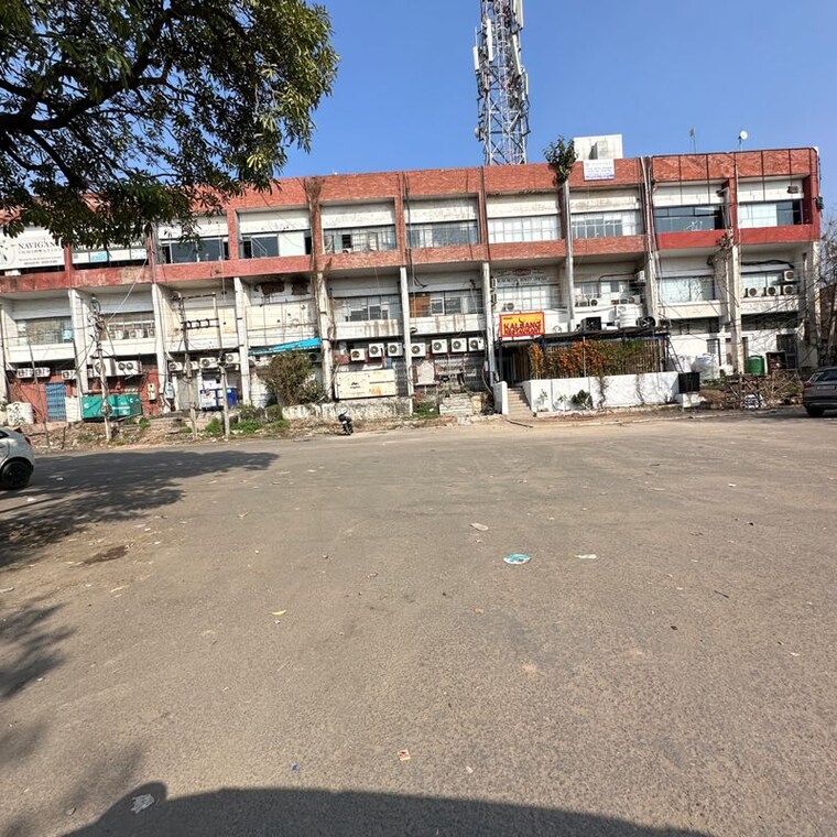 Exterior View, sector 10 Commercial Showroom 9600 Sq.Ft. In Sector 10 Panchkula 9938749
