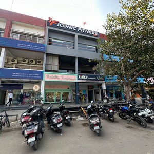  Showroom For Sale in Sector 10