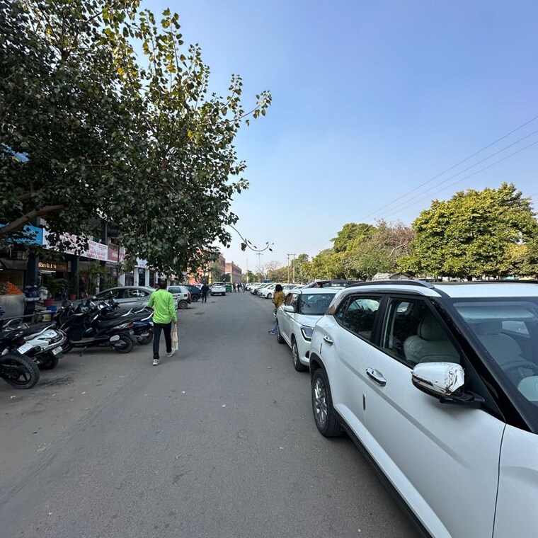  Parking, sector 10 Commercial Showroom 9600 Sq.Ft. In Sector 10 Panchkula 9938749