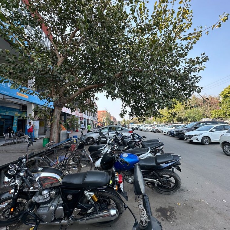  Parking, sector 10 Commercial Showroom 9600 Sq.Ft. In Sector 10 Panchkula 9938749