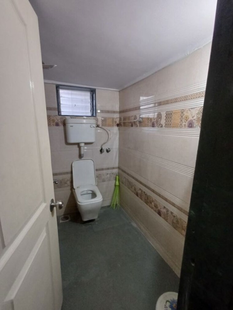 Bathroom, runwal-plaza 1 Bedroom 450 Sq.Ft. Apartment In Vartak Nagar Thane 9938750