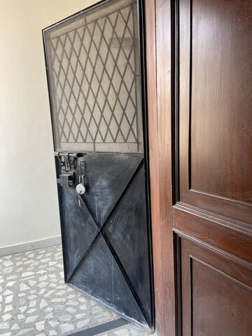 Balcony in 2 BHK Penthouse at RWA Apartments Sector 27, Sector 27 – for Rent