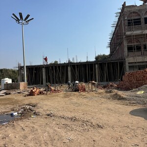  Showroom For Sale in Sector 5