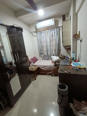 Master Bedroom in 2 BHK Apartment at Vinit Tower, Andheri West – for Rent