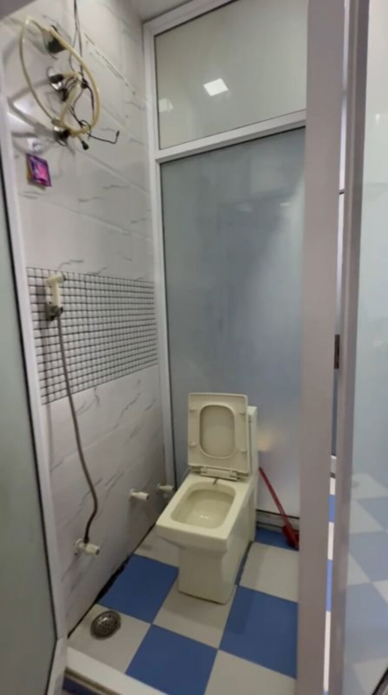 Bathroom, sector 21c 2 Bedroom 108 Sq.Yd. Builder Floor In Sector 21c Faridabad 9938785