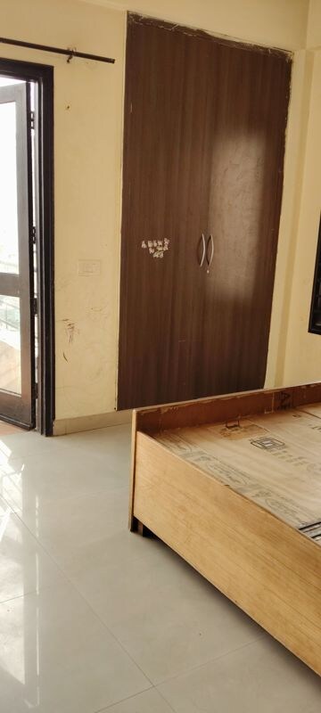 Room in 2 BHK Apartment at SRS Residency, Sector 88 – for Sale
