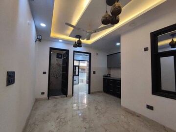 Room in 1 BHK Builder Floor at Saket – for Rent