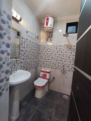 Master Bedroom in 1 BHK Builder Floor at Saket – for Rent