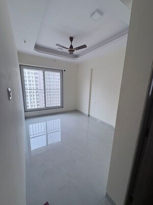 Room in 2 BHK Apartment at Swastik Tulip, Vikhroli East – for Rent