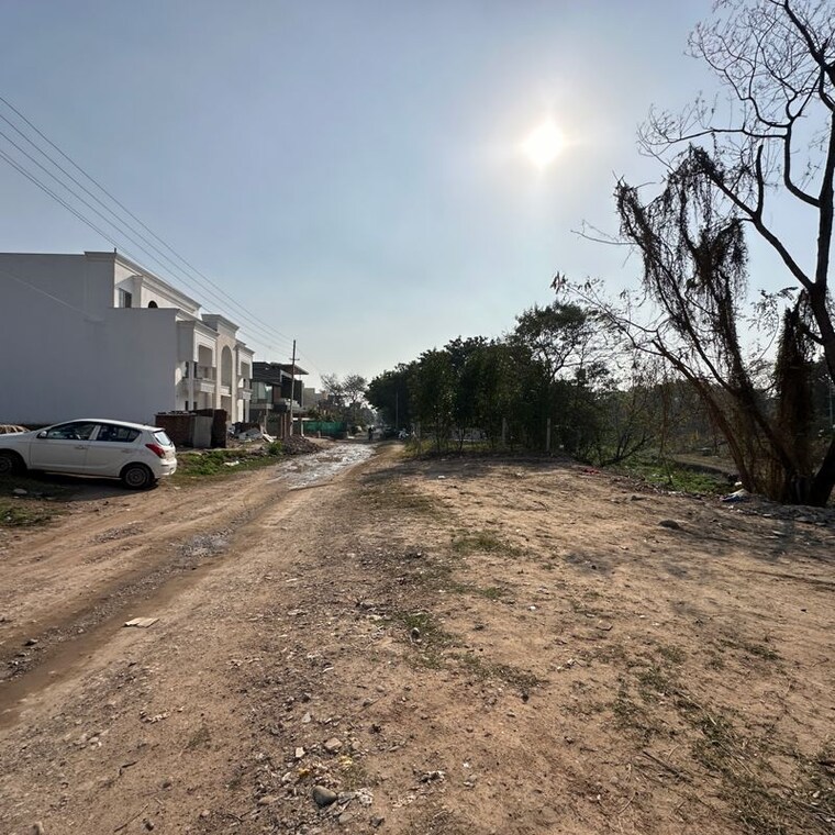 undefined, sector 4  500 Sq.Yd. Plot In Sector 4 Panchkula 9938809