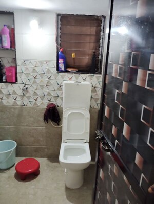 Bathroom in 3 BHK Apartment at Raj Mandir Complex, Mira Road – for Sale