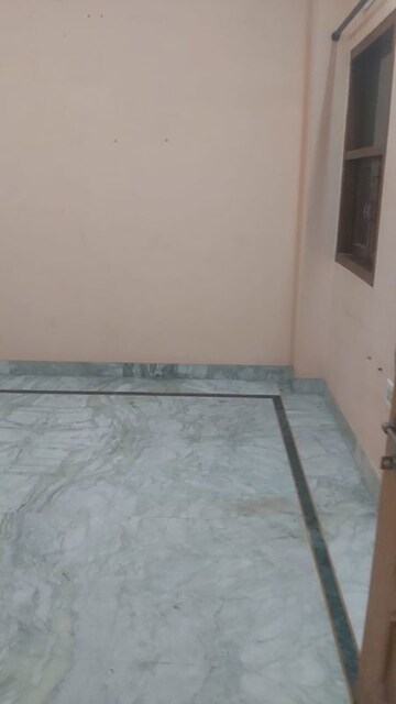 Room in 1.5 BHK Builder Floor at Mayur Vihar – for Rent