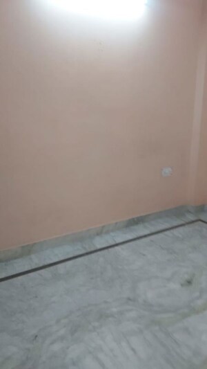 Room in 1.5 BHK Builder Floor at Mayur Vihar – for Rent