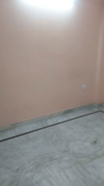 Room in 1.5 BHK Builder Floor at Mayur Vihar – for Rent