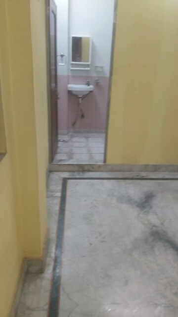 Room in 1.5 BHK Builder Floor at Mayur Vihar – for Rent