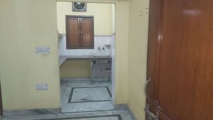 Bathroom in 1.5 BHK Builder Floor at Mayur Vihar – for Rent