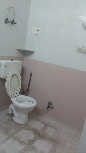 Bathroom in 1.5 BHK Builder Floor at Mayur Vihar – for Rent